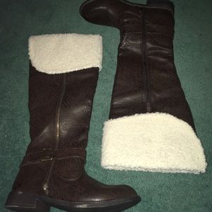 Knee high winter boots